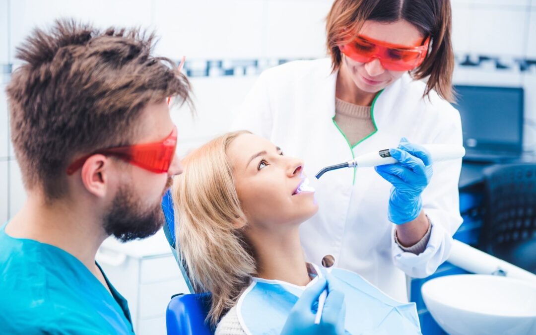 Відновлення зубів за допомогою пломб: що потрібно знати?